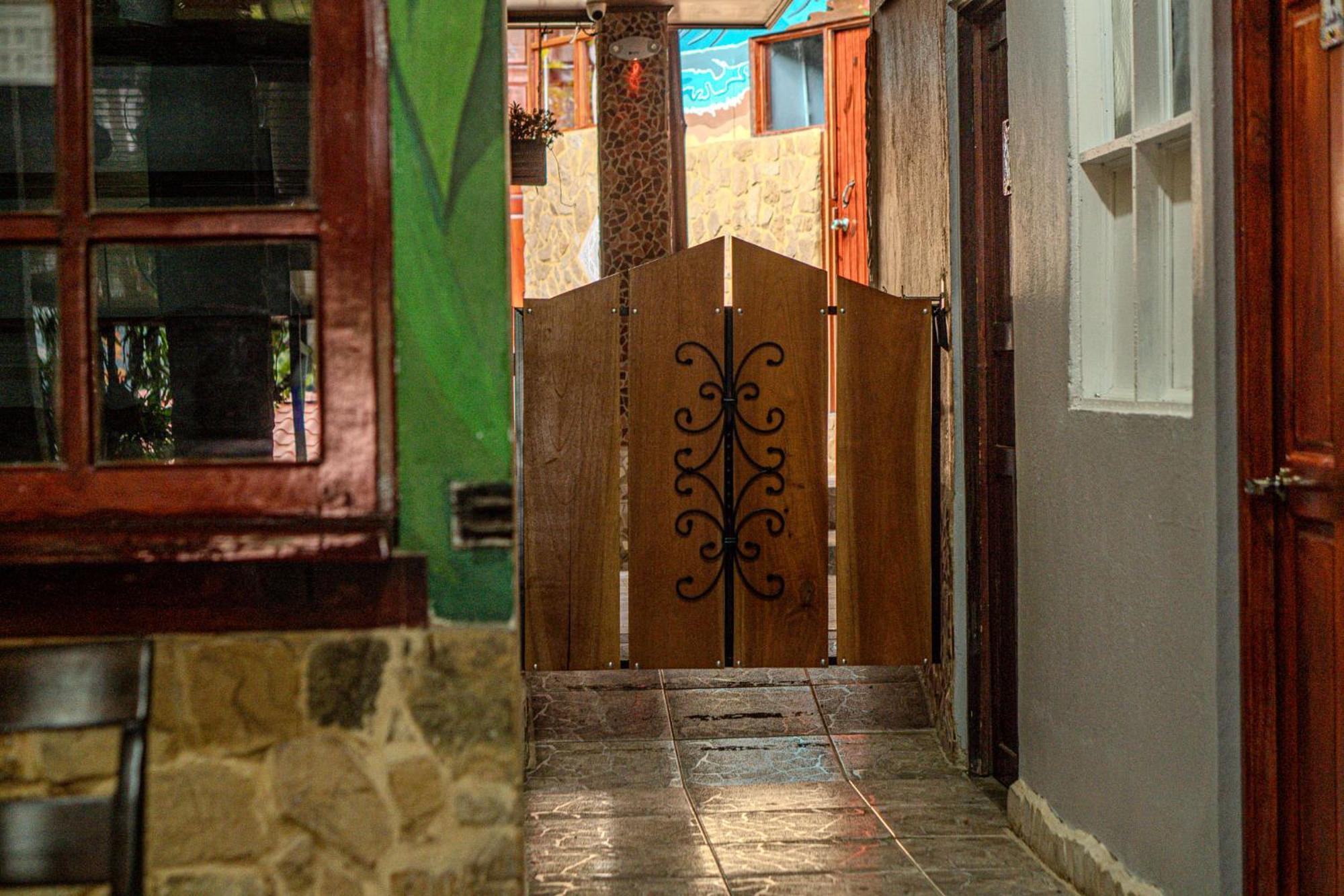 Costa Linda Art Hostel Manuel Antonio Kültér fotó