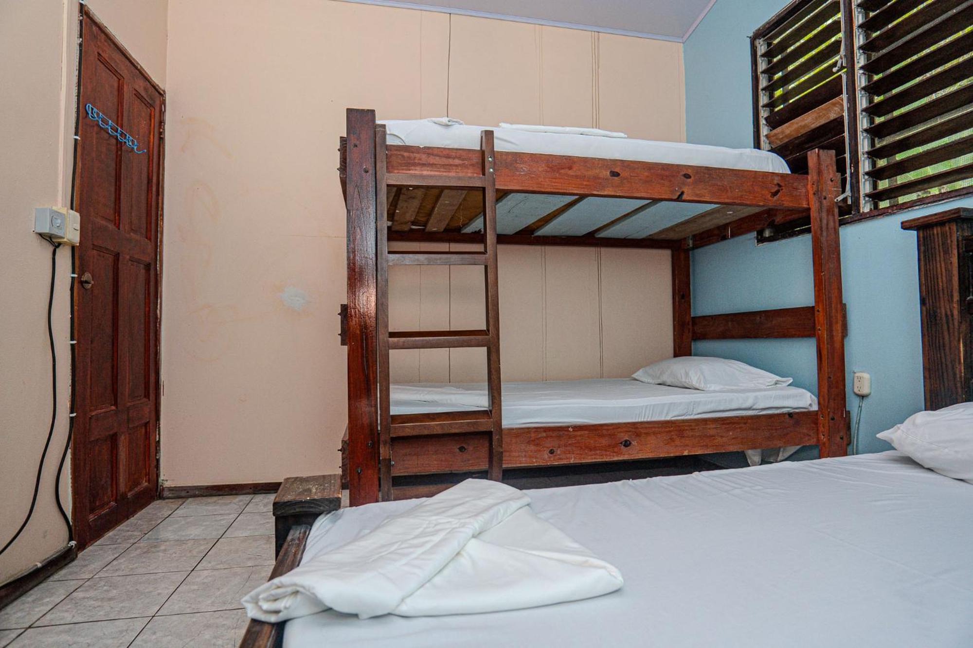 Costa Linda Art Hostel Manuel Antonio Kültér fotó